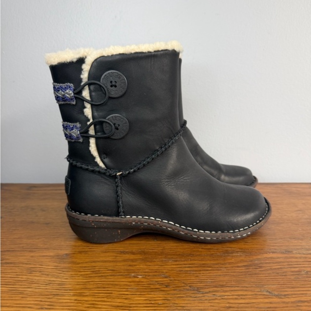 UGG Boots Size 6 • Lillie Snow Boots Black Leather Round Toe Comfort Ankle Top.